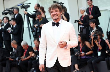 Pedro Pascal got eye infection from letting ‘GoT’ fans jam thumbs in his eye