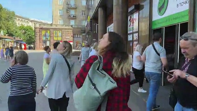 Explosões e sirenes antiaéreas em Kiev