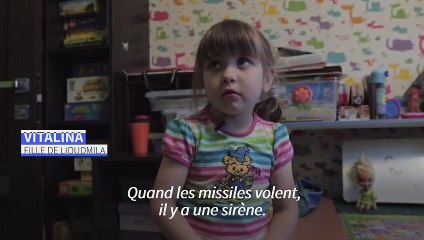 A Kiev, dormir dans le couloir pour se protéger des frappes incessantes