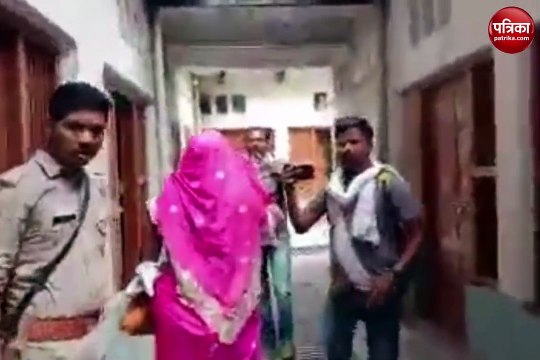 Video:होटल में सिटी मजिस्ट्रेट ने मारा छापा, हाथ में कपड़ें लेकर अश्लील हालत में भागे युवक और युवतियां