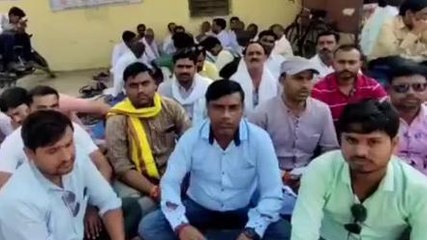 भिण्ड: सचिव एवं रोजगार सहायकों की लगातार जारी हड़ताल- देखिए क्या है मांग