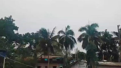 পূ: মেদিনীপুর: আবারও ধেয়ে আসছে বজ্রবিদ্যুৎ সহ বৃষ্টি! সঙ্গে থাকবে কী কালবৈশাখি... শুনুন