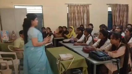 सिवनी मालवा: कॉलेज में छात्राओं को दिया ब्यूटीशियन प्रशिक्षण, 28 दिन चलेंगी कक्षाएं