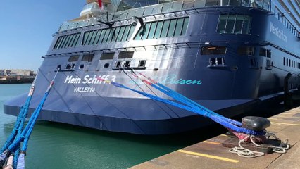Mein Schiff 3 Sets Record as Largest Cruise Ship to Dock in Portsmouth 🚢