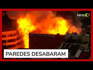 Incêndio de grandes proporções destrói prédio em Sidney, na Austrália