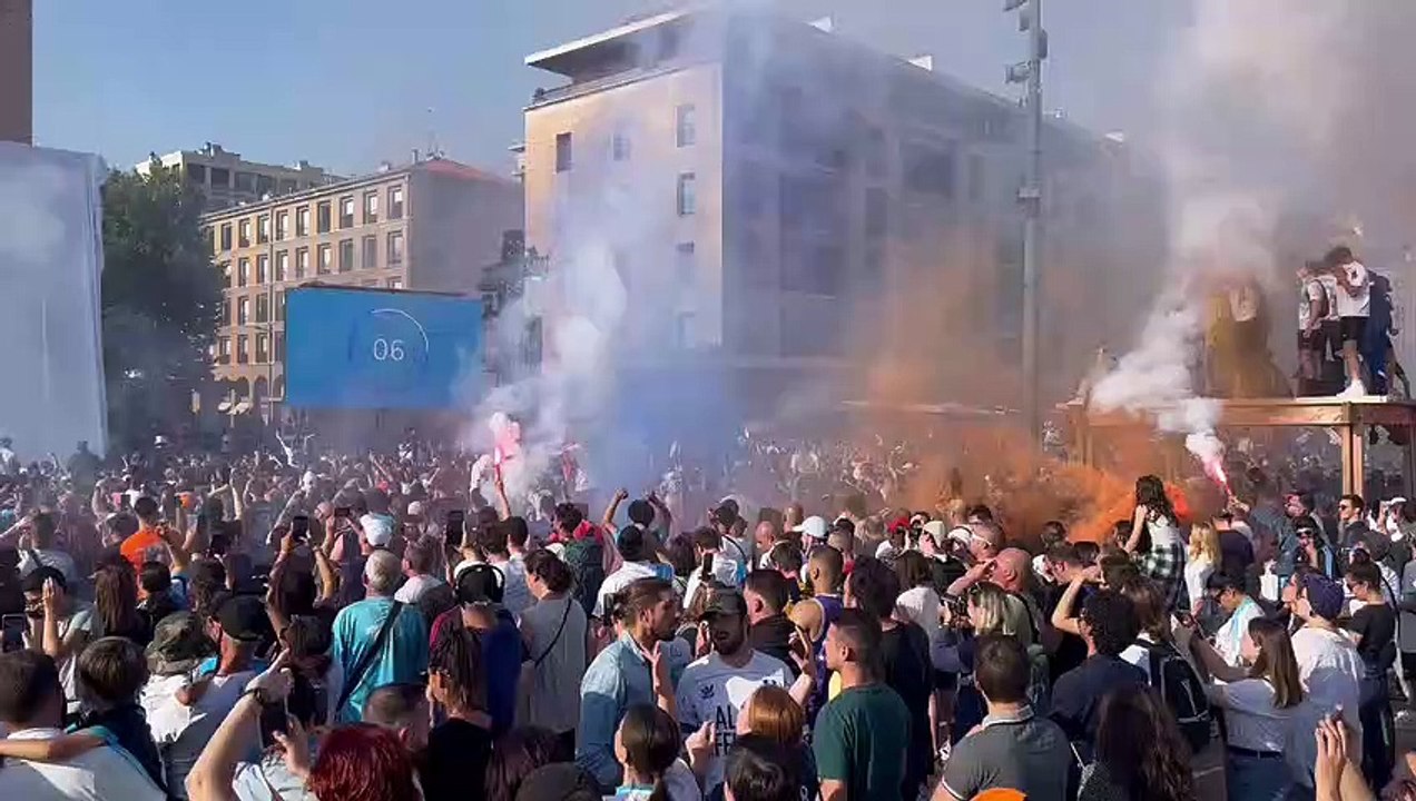 OM. L'ambiance s'enflamme sur le Vieux-Port