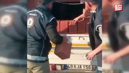 Muğla'da tuğla ile kaplı kamyon kasasında göçmen kaçakçılığı