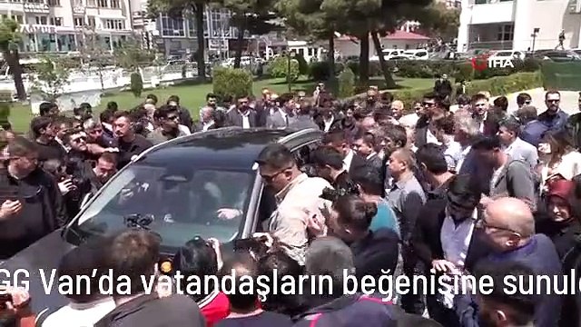 TOGG Van'da vatandaşların beğenisine sunuldu