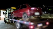Veículo Gol recuperado pela PRF chega à Cascavel