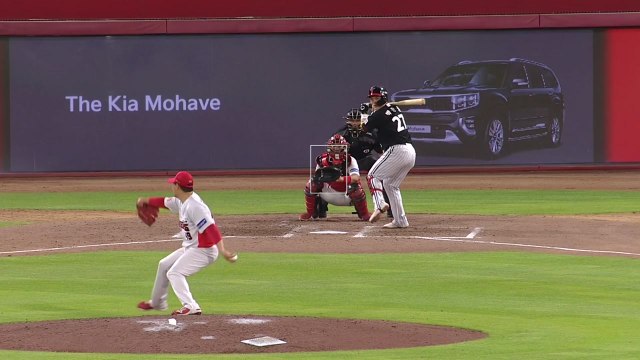 LG, KIA 꺾고 단독 선두 질주...2위 SSG, 두산 11점 차 완파 / YTN