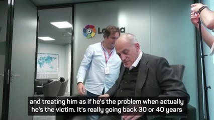 Скачать видео: Tebas making Vinicius racism issue worse says anti-racism campaigner