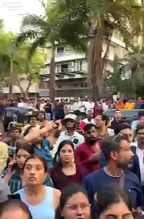 80 years lekin abhi bhi energy full on 30+ years ki tradition continue ki Amitabh Bac.