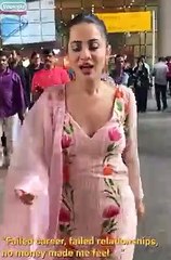 Arrre Urfi Javed desi look mein? Aur selfies ki line toh dekho... girls boys and even...