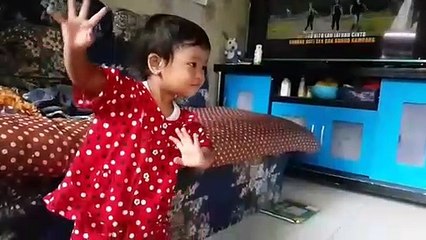 KAYLA JOGET TARI PIRING