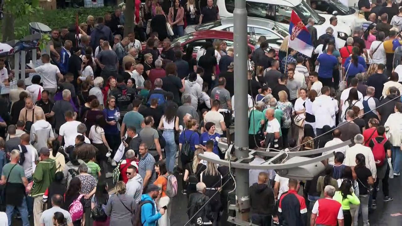 Serbien: Massenkundgebung in Belgrad für die Regierung