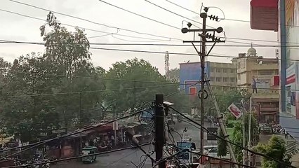 बारिश आंधी से सुहाना हुआ मौसम-देखें लाइव वीडियो