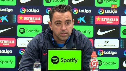 Xavi pide el fichaje del sucesor de Busquets / FCB