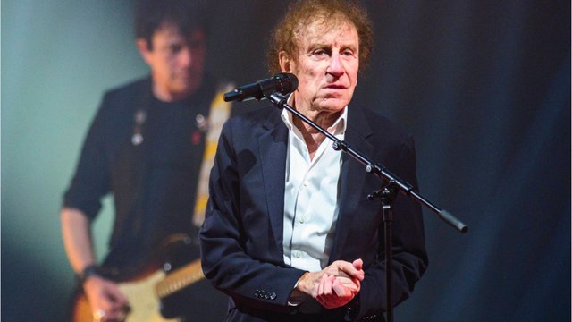 GALA VIDEO - Alain Souchon : ce terrible accident de voiture qui a bouleversé sa vie de famille