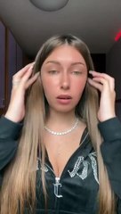 La prof del corsivo Elisa Esposito: "Se guadagnate solo 1.300 euro al mese è solo colpa vostra"