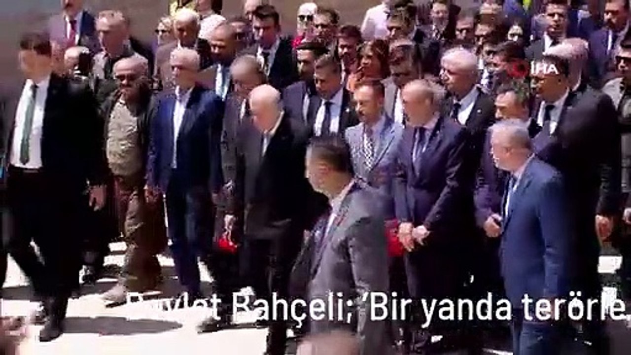 Devlet Bahçeli: 'Bir yanda terörle ittifak kurup diğer yanda milliyetçilik pozu verenlere Mahkeme-i Kübra'da şehitlerimiz mutlaka hesap soracaktır'