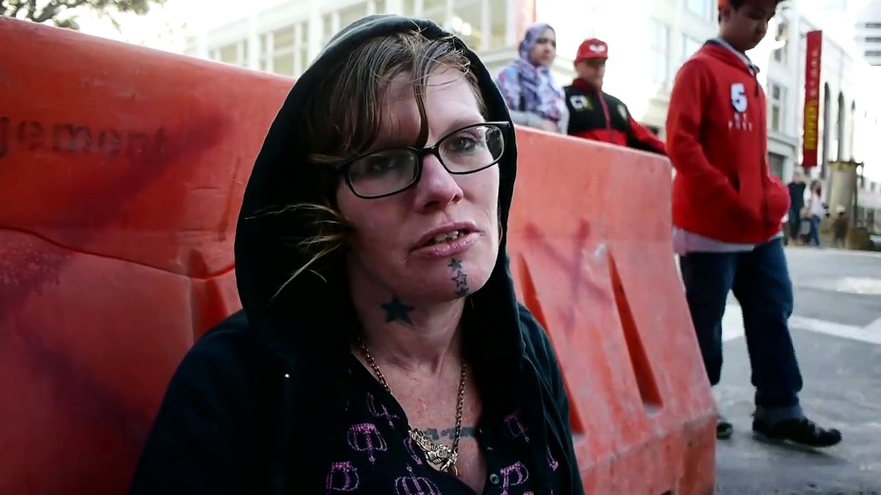 San Francisco Homeless woman's sign reads _PREGNANT & STRESSED!!_