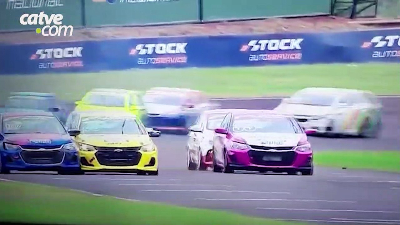 Cascavelense capota carro durante Turismo Nacional