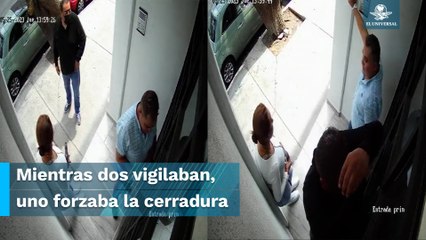 Exhiben cómo banda de asaltantes forzó una cerradura para robar en Mixcoac