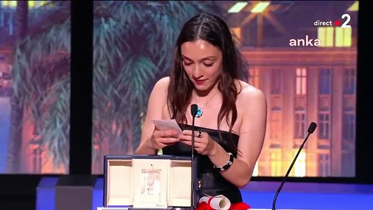 Merve Dizdar oynadığı filmler ve diziler! Merve Dizdar en son hangi dizide oynadı? Merve Dizdar hangi filmlerde oynadı?