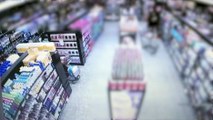 Furto em supermercado foi flagrado por câmeras de monitoramento de segurança