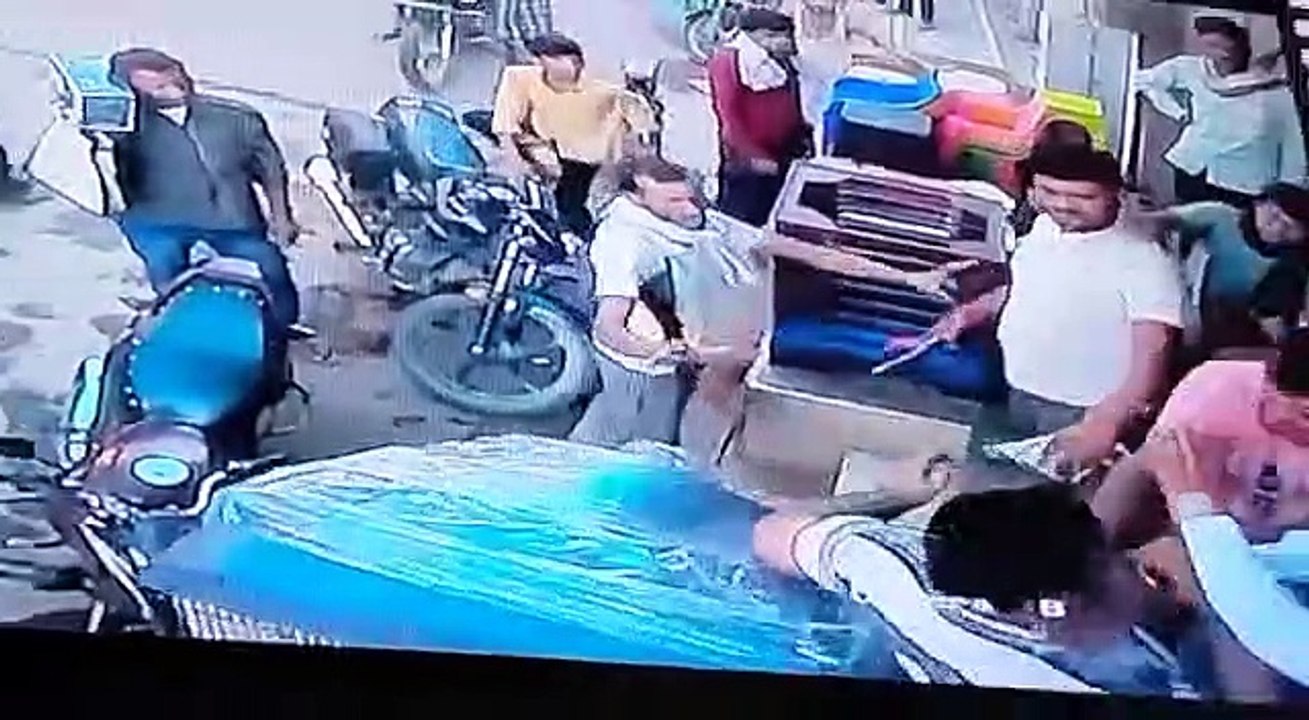 गुंडों ने व्यापारी को कॉल करके कहा- रिपोर्ट लिखाई तो खैर नहीं