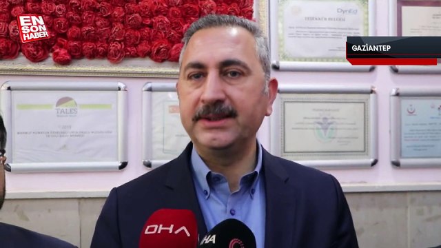Eski Adalet Bakanı Abdulhamit Gül, oyunu Gaziantep'te kullandı