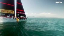 Vespucci e Luna Rossa, gemellaggio nel golfo di Cagliari