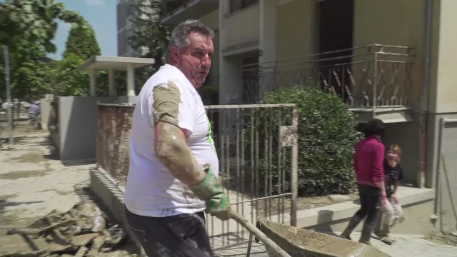 Maltempo in Romagna, 160 agricoltori del Consorzio Melinda operano come volontari