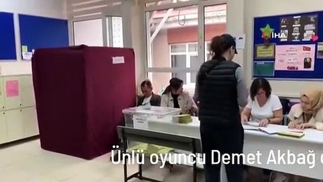 Ünlü oyuncu Demet Akbağ oyunu kullandı
