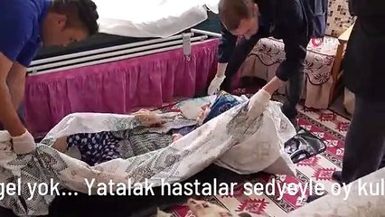 Bursa'da sandığa engel yok... Yatalak hastalar sedyeyle oy kullanmaya götürüldü