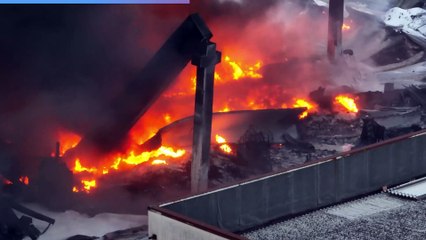 Fidenza, incendio plastica: immagini dal drone