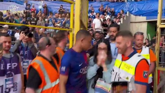 Mbappe tribündeki genç kadını kanlar içinde bıraktı! Maç sonunda gönlünü almasını bildi