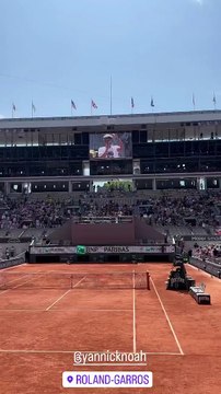 Yannick Noah mis à l'honneur à Roland-Garros le 27 mai 2023. Trois de ses cinq enfants étaient présents.