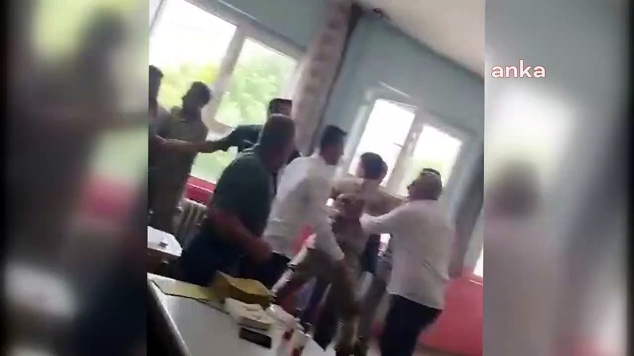 Yeşil Sol Partili Kamuran Tanhan: Midyat'ta açık oy kullanılmasına karşı çıkan sandık kurulu başkanı darp edildi