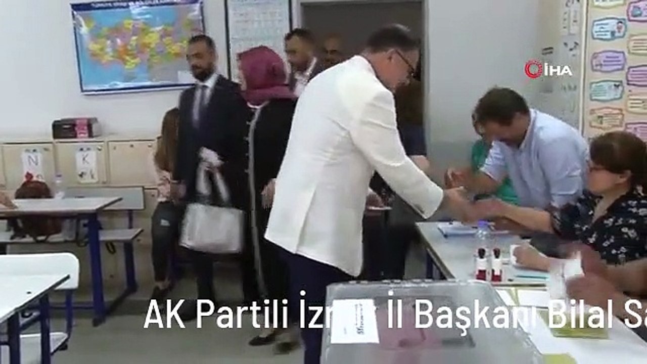 AK Partili İzmir İl Başkanı Bilal Saygılı oyunu kullandı