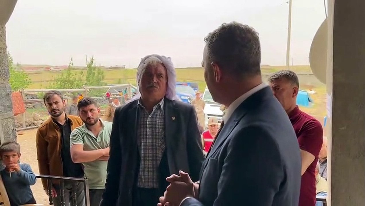 Şanlıurfa'da, oy sandığı muhtarın evine kuruldu...