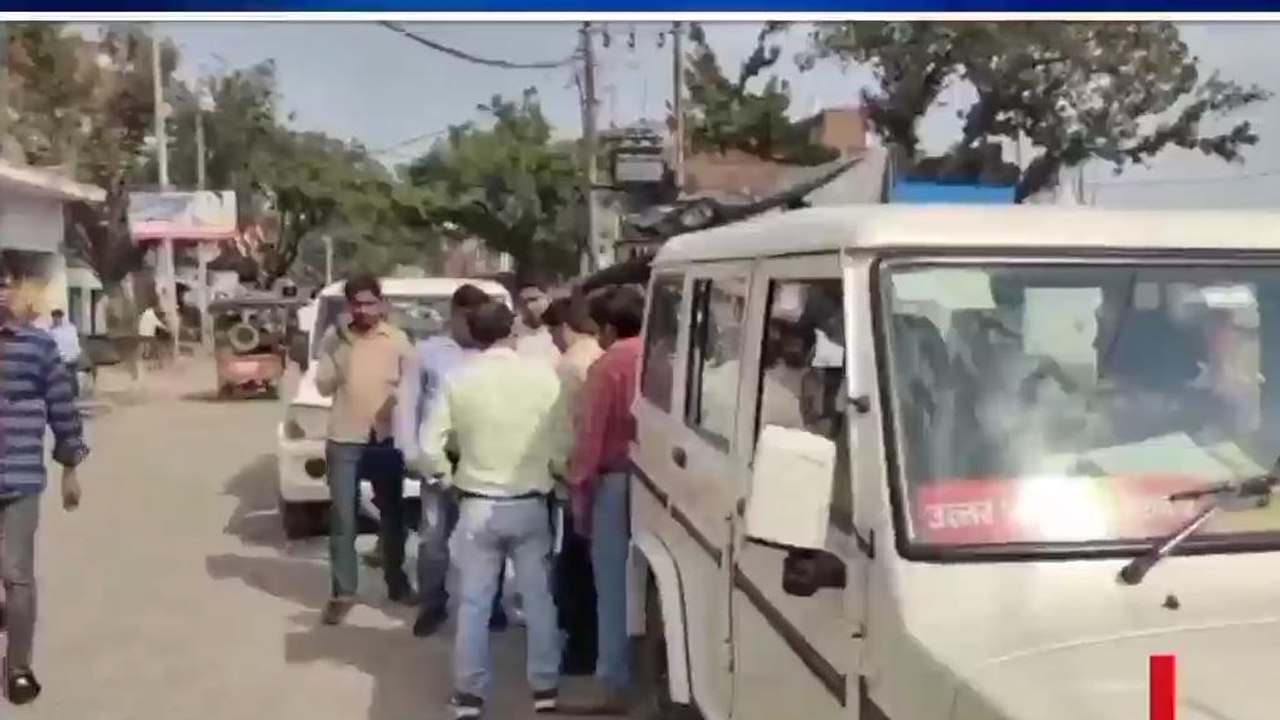 मैनपुरी: बिजली चेकिंग करने पहुंचे अधीक्षण अभियं...