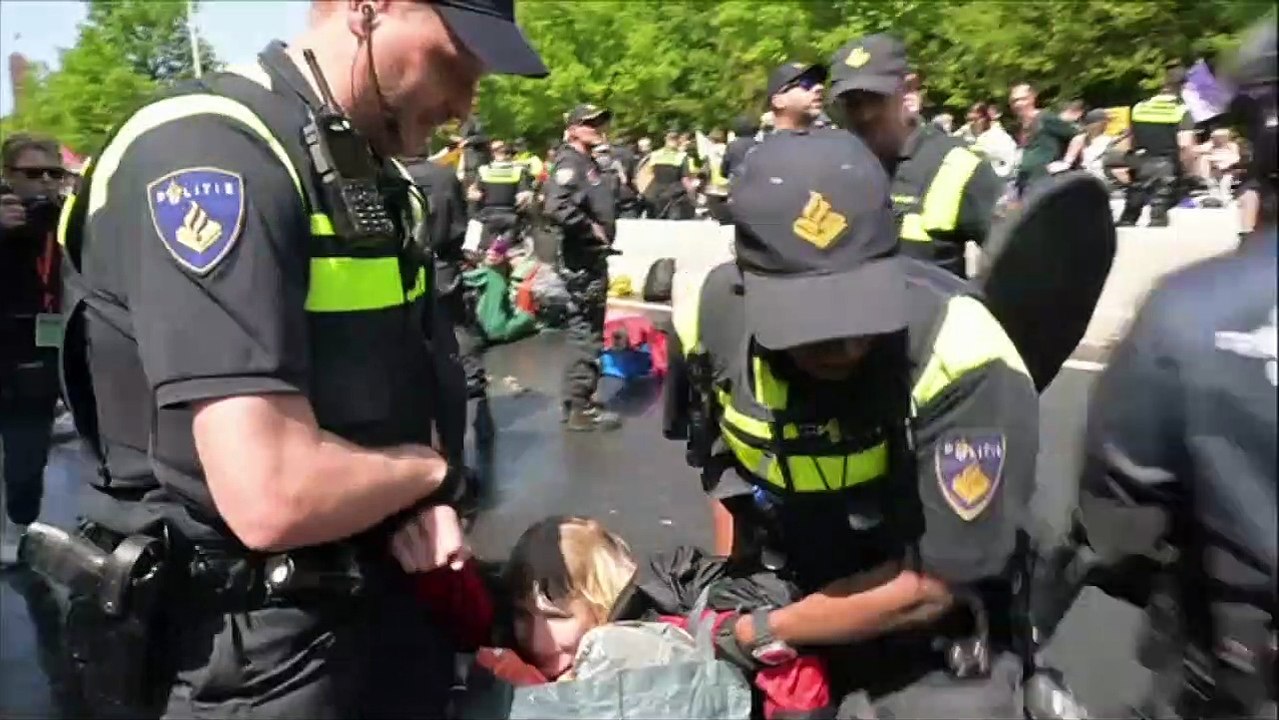 Mehr als 1500 Festnahmen bei Klimademonstration in Den Haag