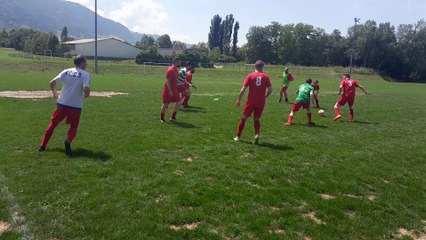 L'ÉCHAUFFEMENT DES JOUEURS DE L'AS DU PIC À HOSTUN