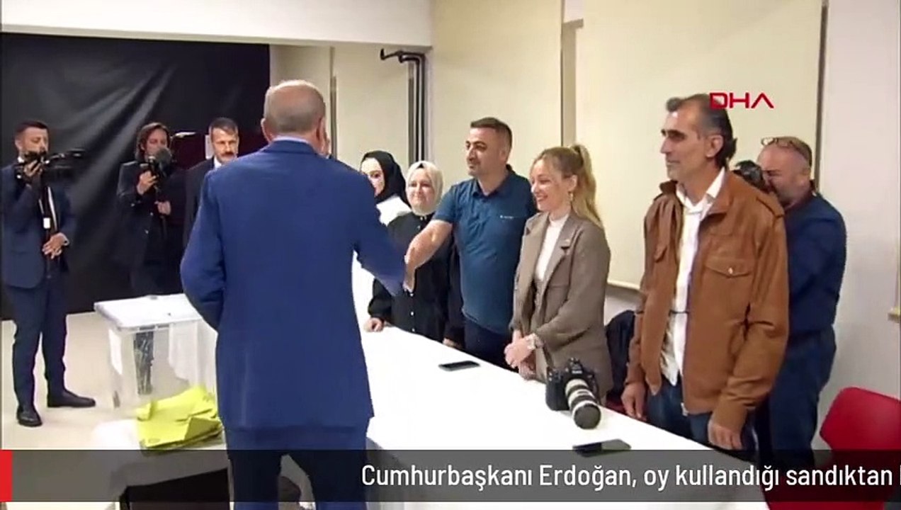 Cumhurbaşkanı Erdoğan, oy kullandığı sandıktan birinci çıktı