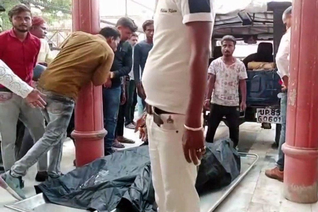 फिरोजाबाद में कलयुगी बेटे ने मां-बाप पर बरसाई गोलियां, वजह जानकर सन्न रह जाएंगे आप