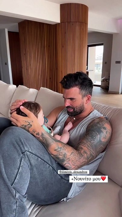 H Ιωάννα Τούνη μοιράστηκε ένα ακόμη τρυφερό βίντεο του Δημήτρη Αλεξάνδρου με τον γιο τους