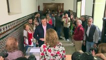 الإسبان يصوتون في انتخابات بلدية قد تشهد صعوداً كبيراً لليمين