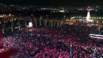 Erdoğan'ın balkon konuşması için vatandaşlar Beştepe'ye akın ediyor