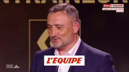 Download Video: Haise (Lens) élu meilleur entraîneur de Ligue 1 - Foot - Trophées UNFP